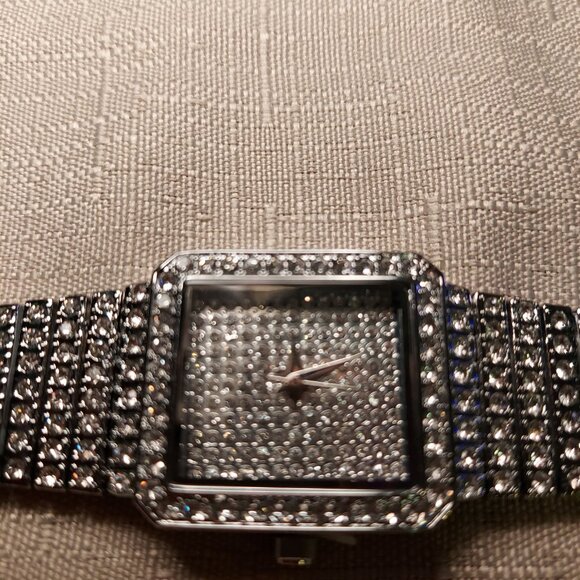 Women's Watch - Picture 4 of 16